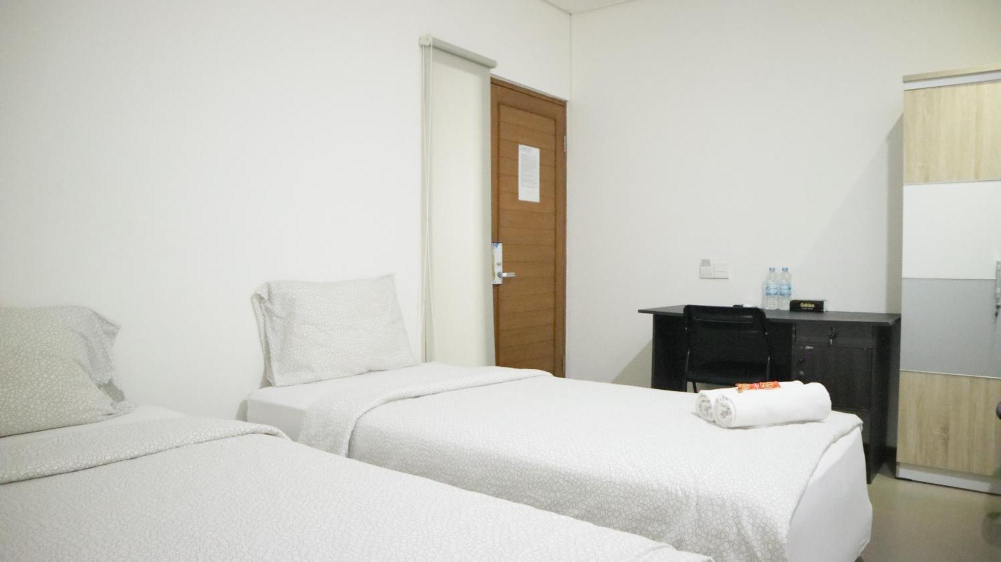 Proven Living Hotel Bandung Bagian luar foto